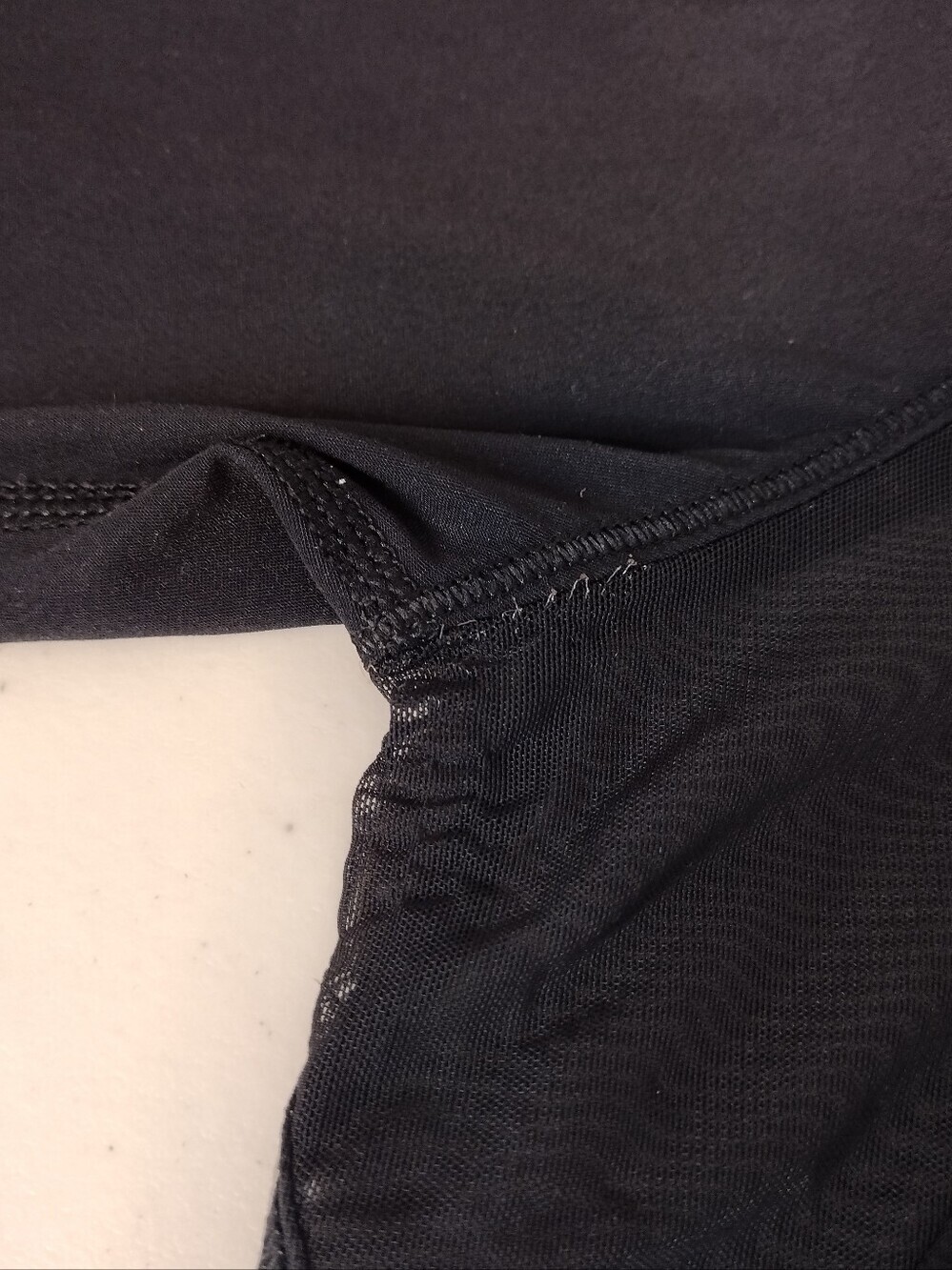 Lululemon Black Lightweight Long Sleeve Athletic Top Sz 10 - Picture 14 of 15